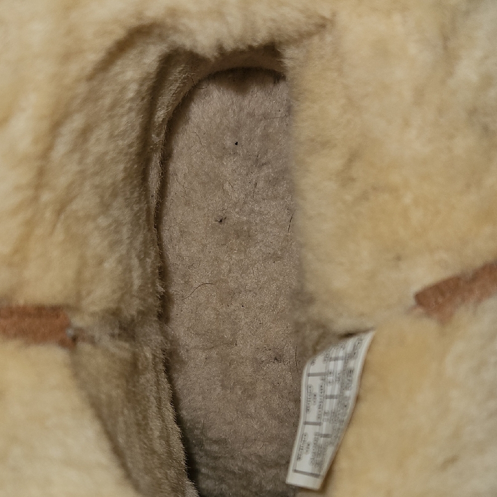 UGG Women's Chestnut Suede Ankle Booties - Picture 4 of 7